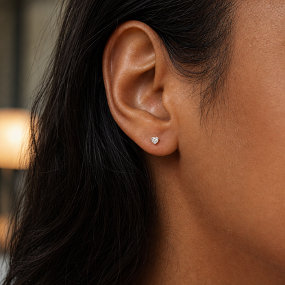 Brinco de prata 925 coração com zircônia branca Tamanho: 3 MM Cor: Branco Peso: 1,5g